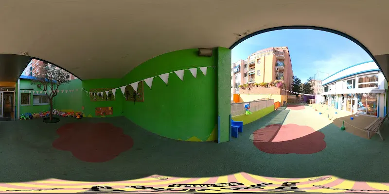 Guardería Municipal L'Esquirol - Colegio público en Santa Coloma de Gramenet - foto 2