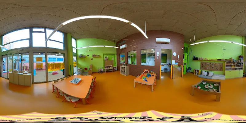 Guardería Municipal L'Esquirol - Colegio público en Santa Coloma de Gramenet - foto 3