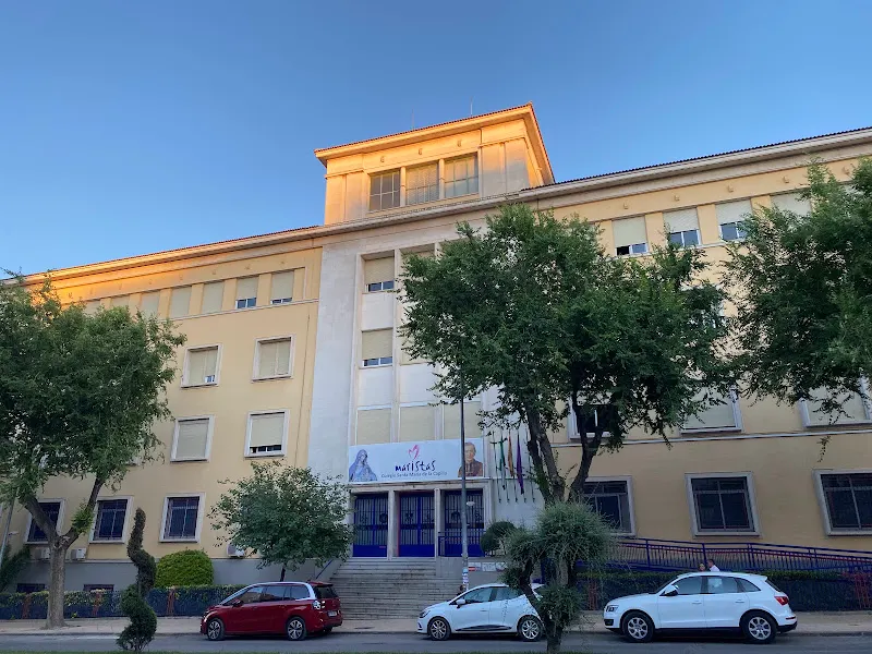 Colegio Santa María de la Capilla Hnos Maristas - Escuela católica en Jaén - foto 2
