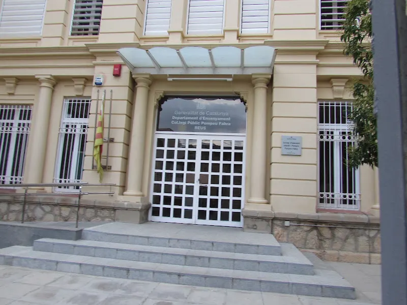 Escola Pública Pompeu Fabra - Colegio público en Reus - foto 2