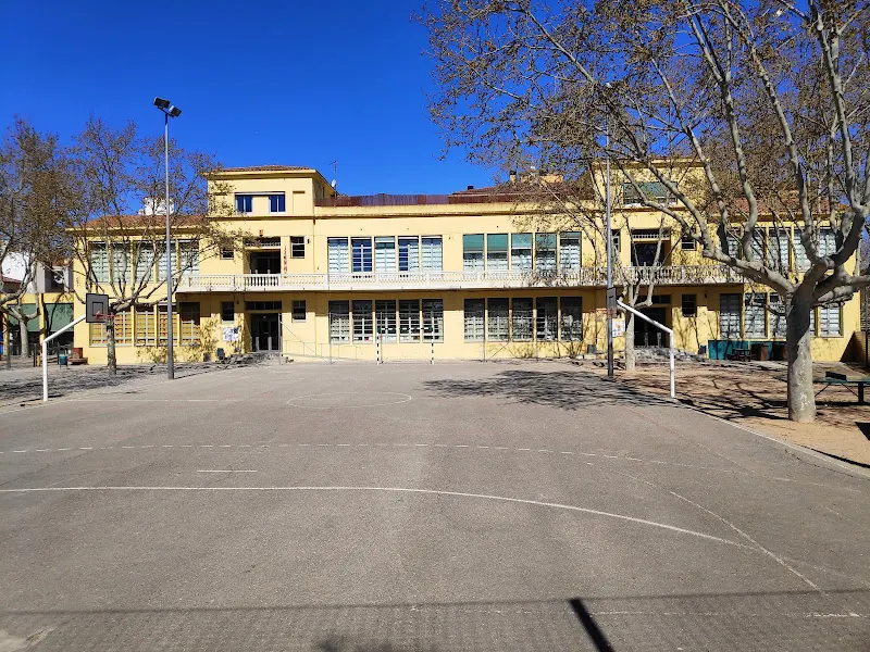 Escuela Santa Eugenia Colegio Amarillo - Girona