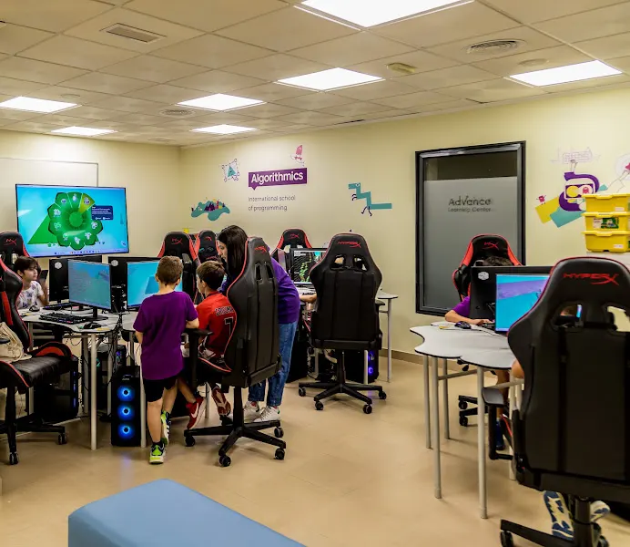 Algorithmics Girona. Escola de programació per a nens/es i joves de 6 a 18 anys - Girona