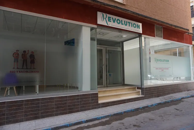 Academia Revolution Lorca - Refuerzo Educativo y Clases Particulares - Lorca
