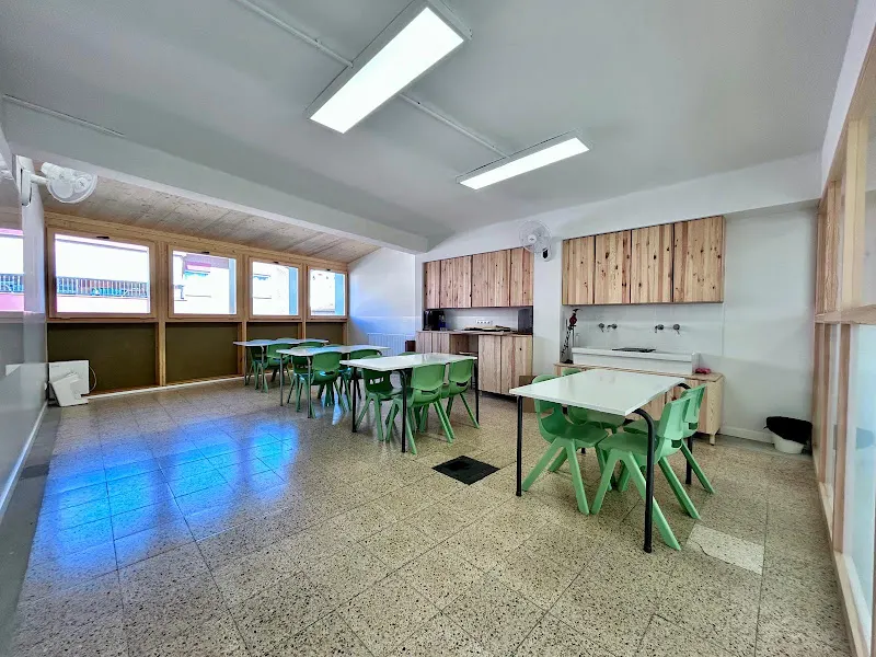 Escola Santa Eulàlia - Escuela primaria y secundaria en Cornellà de Llobregat - foto 3