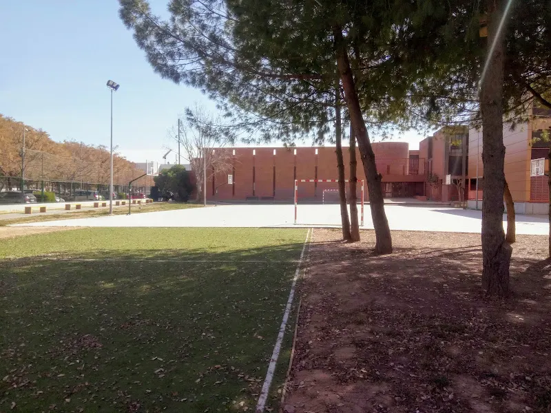 Instituto Miquel Martí i Pol - Instituto de secundaria en Cornellà de Llobregat - foto 2