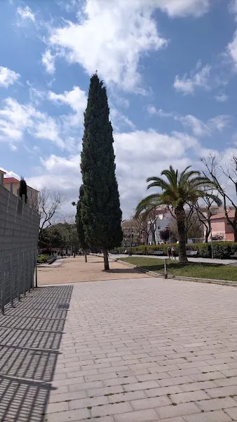 Guardería Pública Linda Vista - Colegio público en Cornellà de Llobregat - foto 2