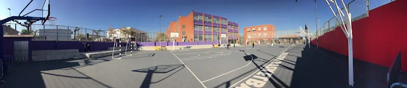 Fundación Llor: Colegio y Escuela Deportiva - Institución educativa en Sant Boi de Llobregat - foto 2
