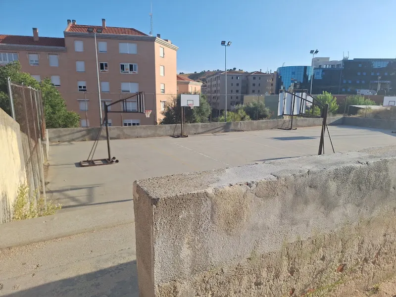 IES Carlos III - Centro de educación secundaria en Toledo - foto 2
