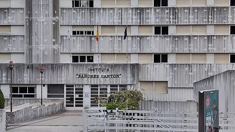 IES Sánchez Cantón. - Instituto de secundaria en Pontevedra - foto 2