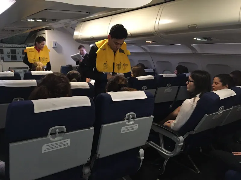 CEAE MELILLA - Centro de Estudios Aeronáuticos - Escuela de educación para adultos en Melilla - foto 2