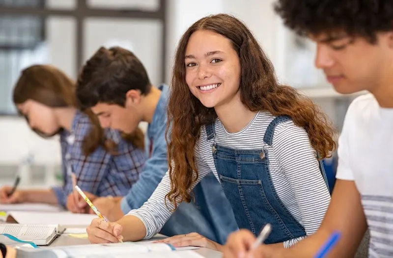 Escola Balmes - Cicles Formatius Mitjans i Superior, Cursos subvencionats i ESO. - Rubí