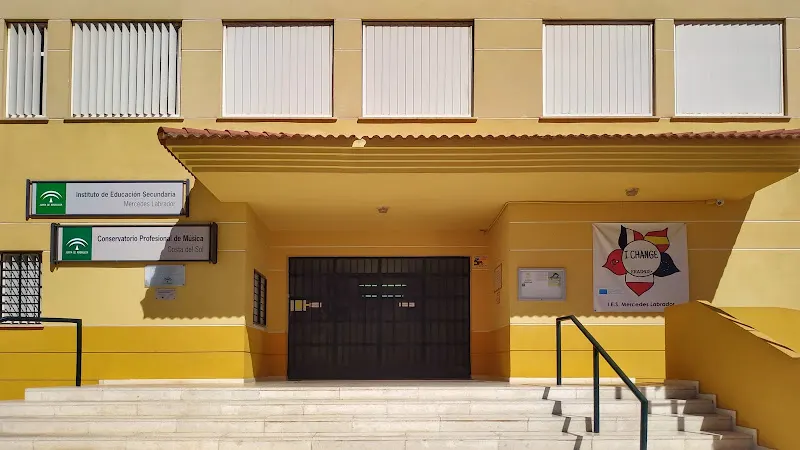 IES Mercedes Labrador - Instituto de secundaria en Fuengirola - foto 2