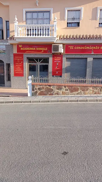 ACADEMIA MINERVA FUENGIROLA - Fuengirola