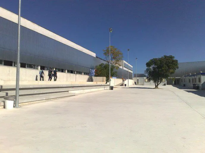 IES Pere Maria Orts i Bosch - Instituto de secundaria en Benidorm - foto 2