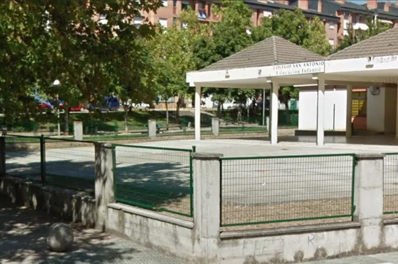 Colegio San Antonio edificio Infantil - Ponferrada