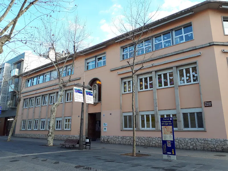 Escola El Cim - Escuela primaria y secundaria en Vilanova i la Geltrú - foto 2