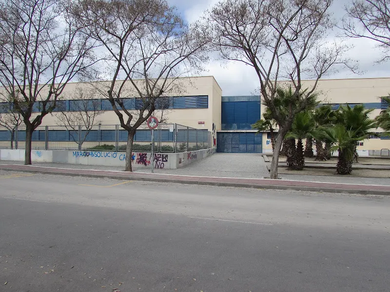 Institut d'Educació Secundària Dolors Mallafré i Ros - Instituto de secundaria en Vilanova i la Geltrú - foto 2