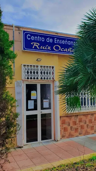 Centro de Enseñanza Ruiz Ocaña - Servicio de clases particulares en Estepona - foto 2