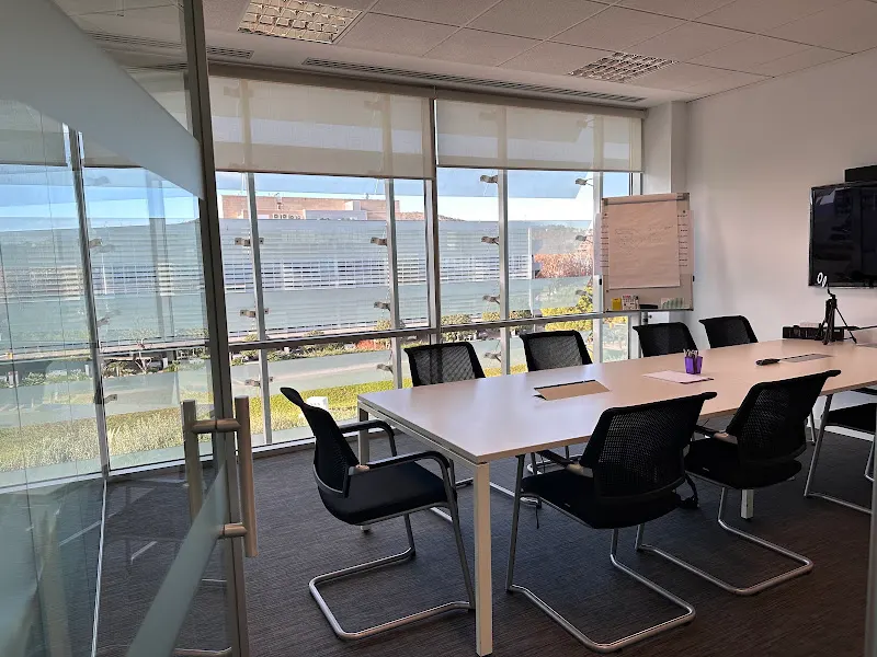 IEBS Business School - Universidad privada en Viladecans - foto 3