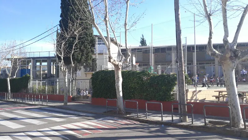 Escola cooperativa Petit Món-Felisa Bastida - Centro de educación preescolar en Castelldefels - foto 2