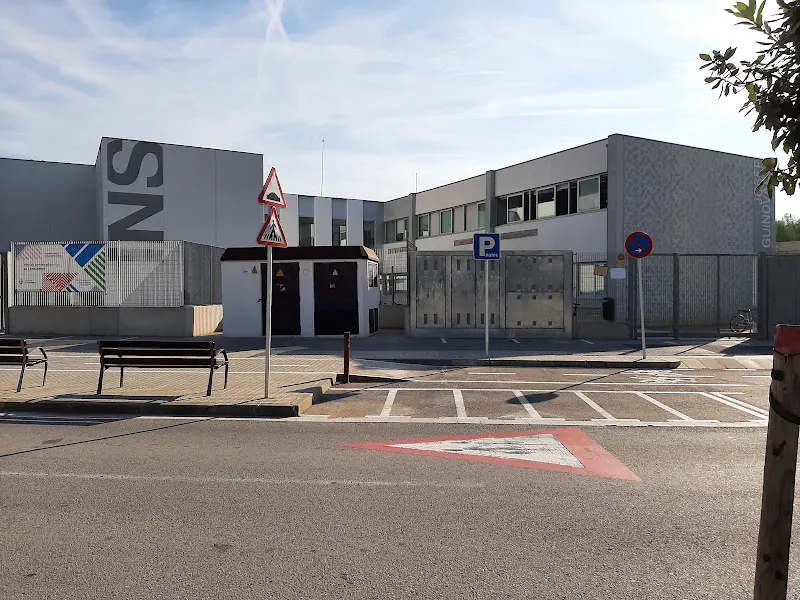 Instituto Valèria Haliné - Instituto de secundaria en Castelldefels - foto 2