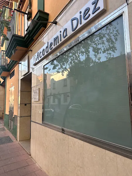 Academia Diez Linares (clases particulares, pruebas de acceso e idiomas:Inglés,Francés…) - Linares