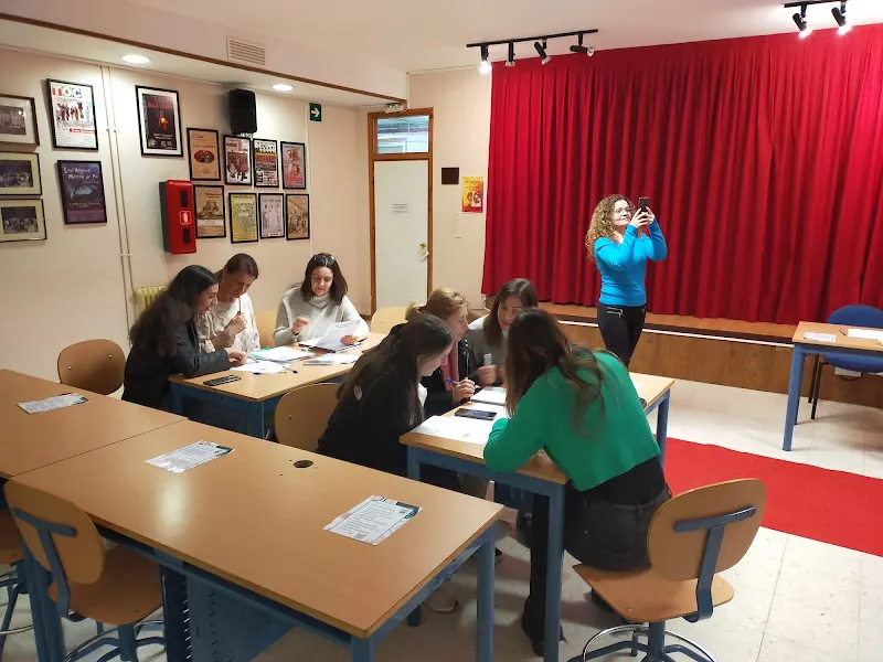 Escuela Oficial de Idiomas "Carlota Remfry"