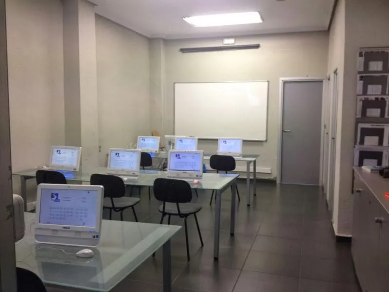Autoescuela Solozabal Irun - Irún