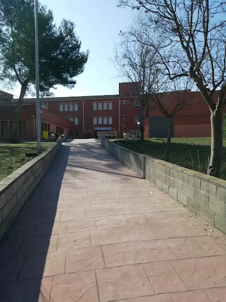 Instituto Público Jaume Mimó - Centro de formación profesional en Cerdanyola del Vallès - foto 3