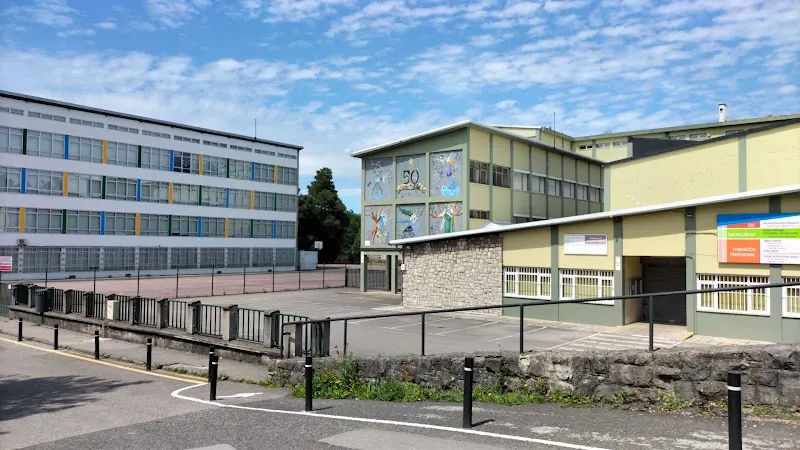 Escuela Oficial de Idiomas de Torrelavega - Academia de idiomas en Torrelavega - foto 2