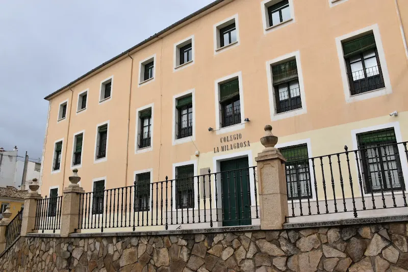 Colegio La Milagrosa - Colegio concertado en Cuenca - foto 2