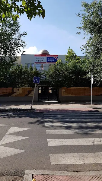 IES Alpajés - Centro de educación secundaria en Aranjuez - foto 2