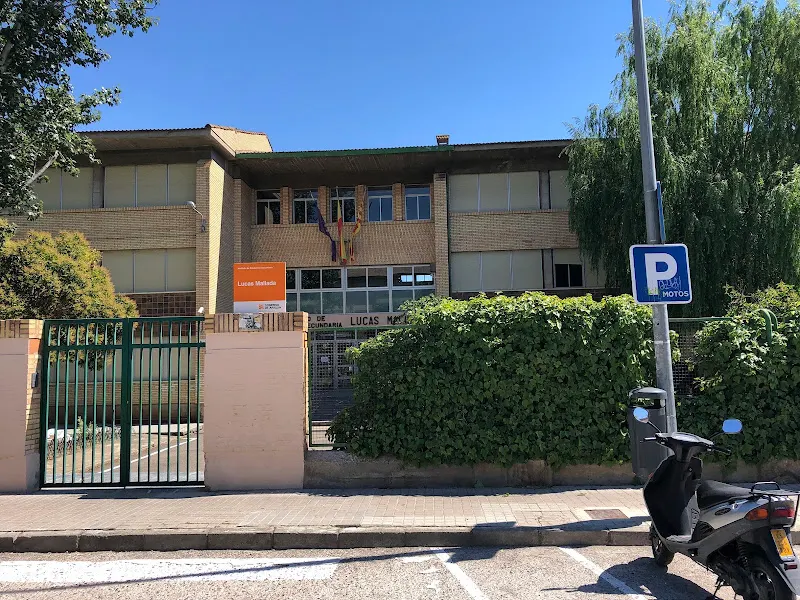IES Lucas Mallada - Instituto de secundaria en Huesca - foto 2