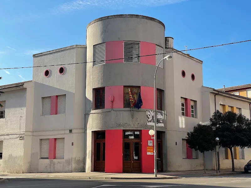 IES Ramón y Cajal - Instituto de secundaria en Huesca - foto 2