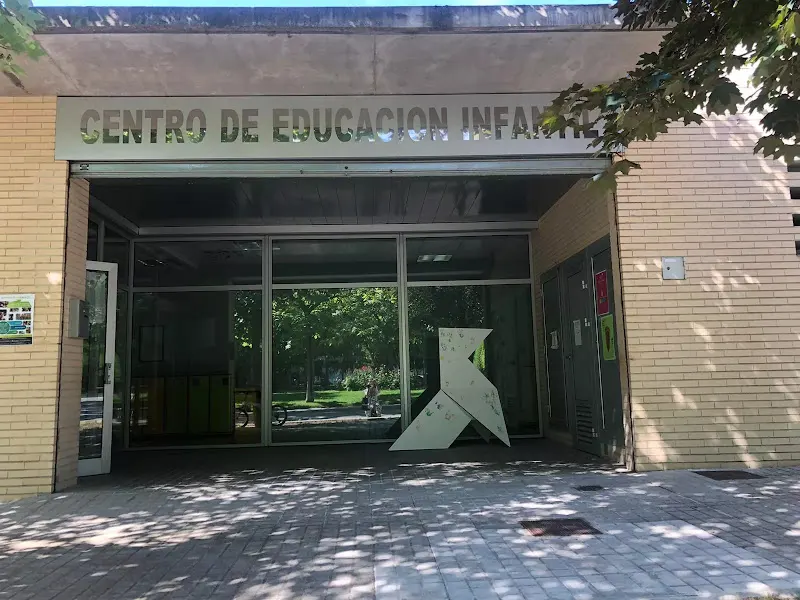 ESCUELA INFANTIL LAS PAJARITAS - Oficina de la Administración en Huesca - foto 2