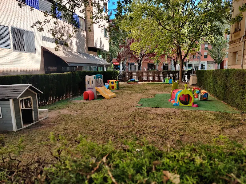 Centro Privado de Educación Infantil Zimbel - Centro de educación preescolar en Huesca - foto 2