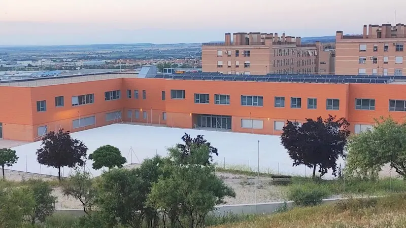 IES Eduardo Capa - Centro de educación secundaria en Arganda del Rey - foto 2