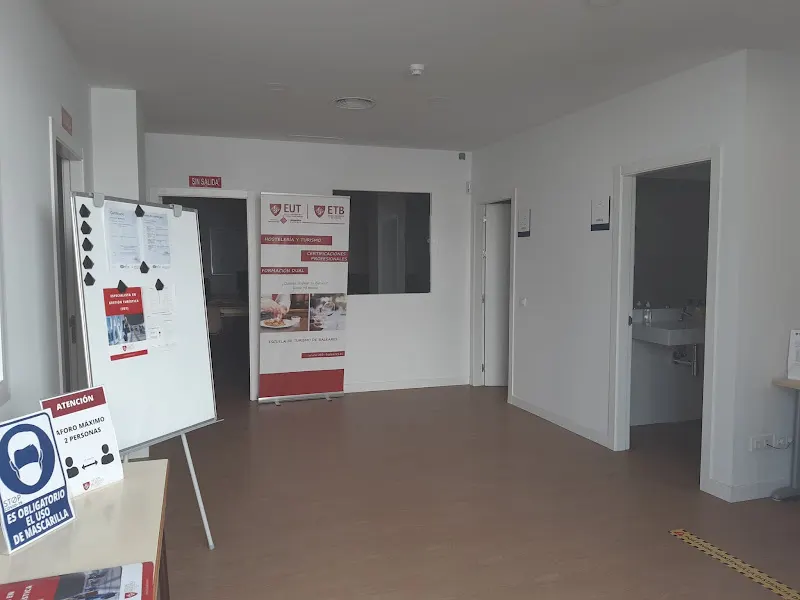 ESCUELA DE TURISMO DE BALEARES - IBIZA