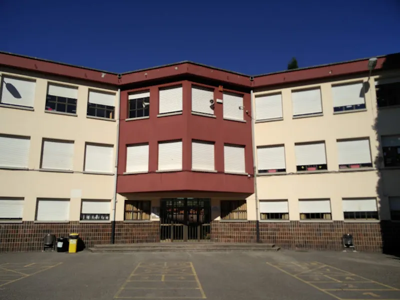 Colegio Público Benedicto Bembibre Torre.Lada - Escuela de enseñanza general en Langreo - foto 2