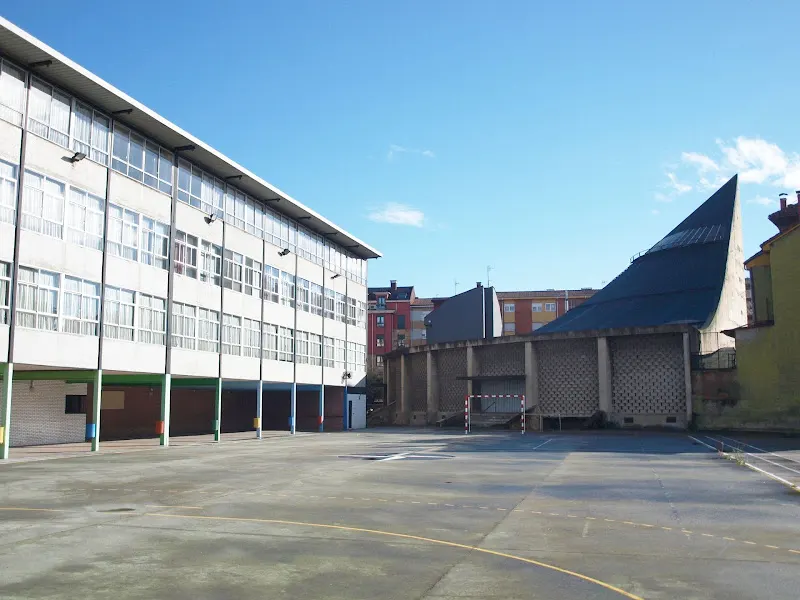Antiguo colegio Santo Tomás PP Dominicos
