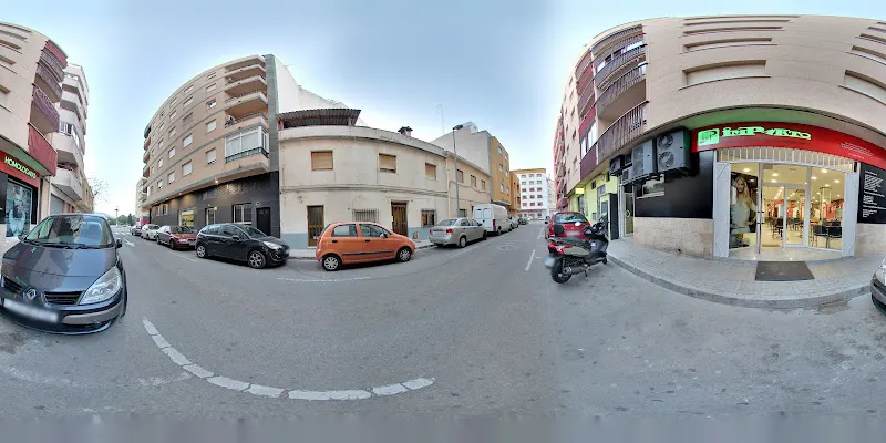 ESCUELA PELUQUERIA IMPAKTO .F.P.CONCERTADO - Centro de formación profesional en Denia - foto 2