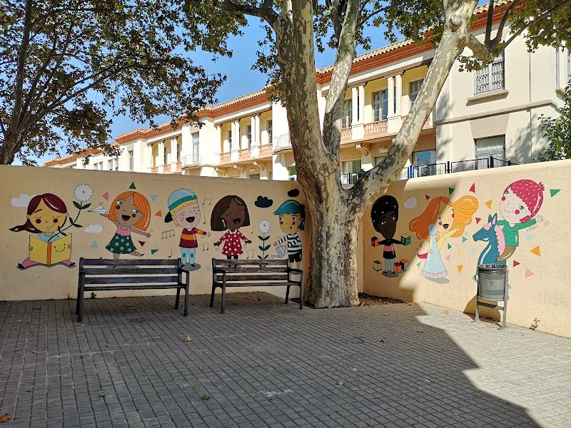 Escuela José Pous y Pagés - Centro educativo en Figueres - foto 2