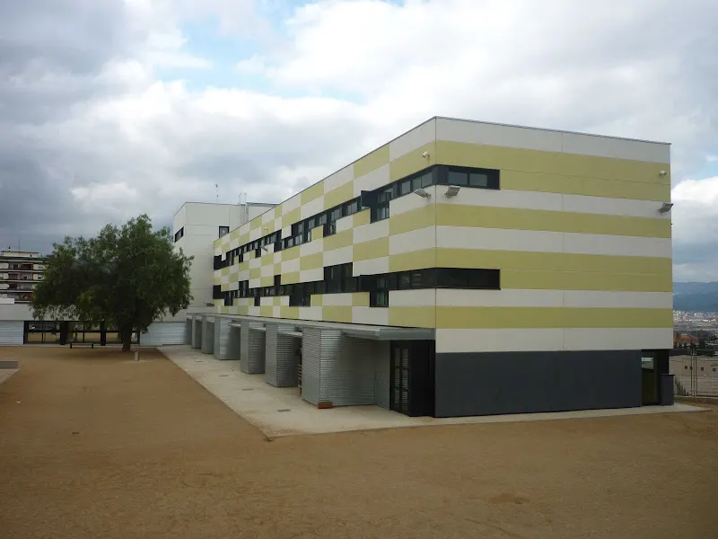 Escola Pau Vila - Institución educativa en Hospitalet de Llobregat (L) - foto 2