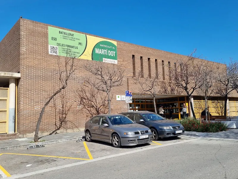 Instituto Público Martí Dot - Instituto de secundaria en Hospitalet de Llobregat (L) - foto 2