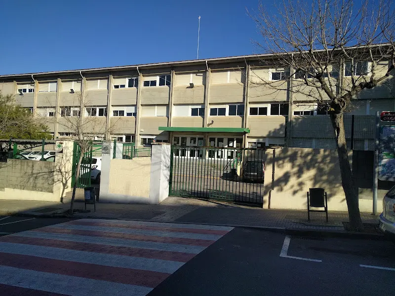 Instituto Olorda - Instituto de secundaria en Hospitalet de Llobregat (L) - foto 2