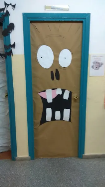 Puerta Secretaría Colegio Aljarafe S.C.A. - Centro educativo en San Juan de Aznalfarache - foto 2