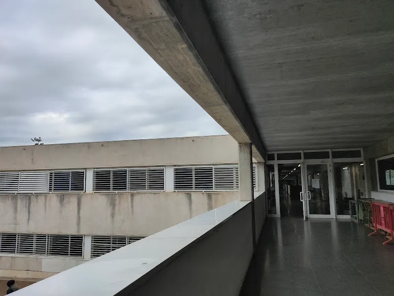 Instituto S'Agulla - Instituto de secundaria en Blanes - foto 2