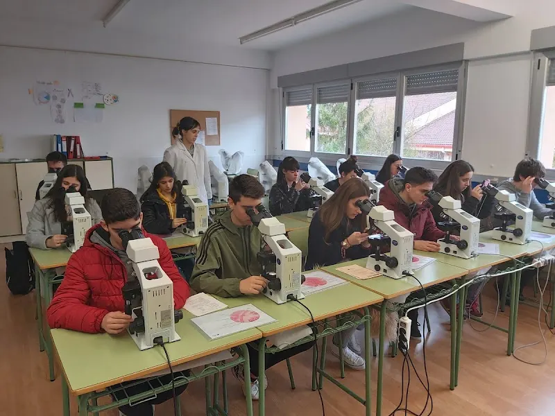 I.E.S. Montes Obarenes - Miranda de Ebro