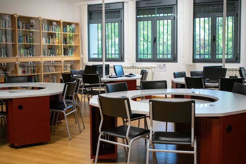 Escuela superior de idiomas un mar de viñas