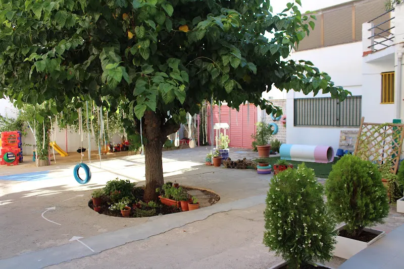 Centre d'Educació Infantil La Roda - Centro de educación preescolar en Alcoy - foto 2